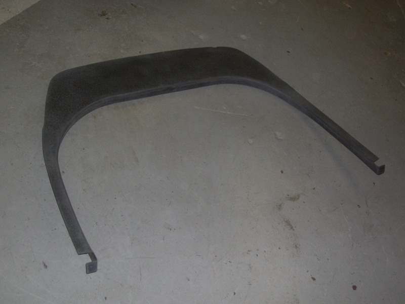 The top deck stretches from door to door. It is made completely out of ABS so it can be bent for removal.