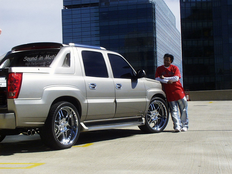 2004 World Series MVP Manny Ramirez of the Boston Red Sox and one of his latest projects. 5200 watts of slugger JL power.