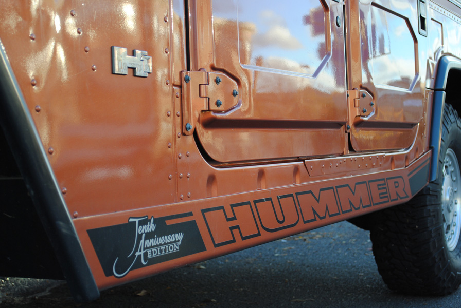 The owner of this 10th Anniversary edition H1 was searching for quite some time before he found what he was looking for. Now it was up to Sound in Motion to outfit it with all the toys, safety systems and a rocking sound system.