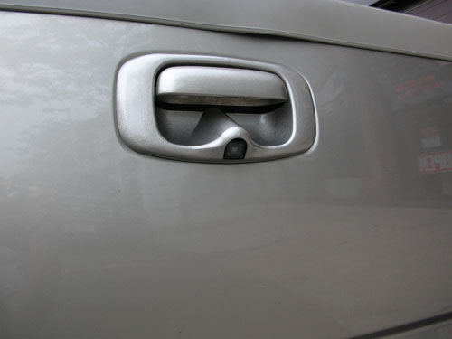 2005 GMC Sierra Pick-Up - Here is a unique solution for pick-up trucks. Integrate the Back-Up Camera into the tailgate handle for the optimum camera angle.